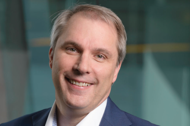 Stephen-Blewett-640x424